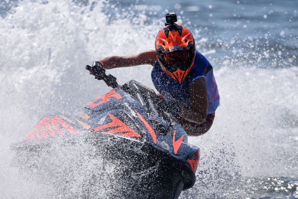 Pasaules čempionātā ūdens motocikliem Ozolnieku sportiste Krista Uzare atved sudraba medaļu