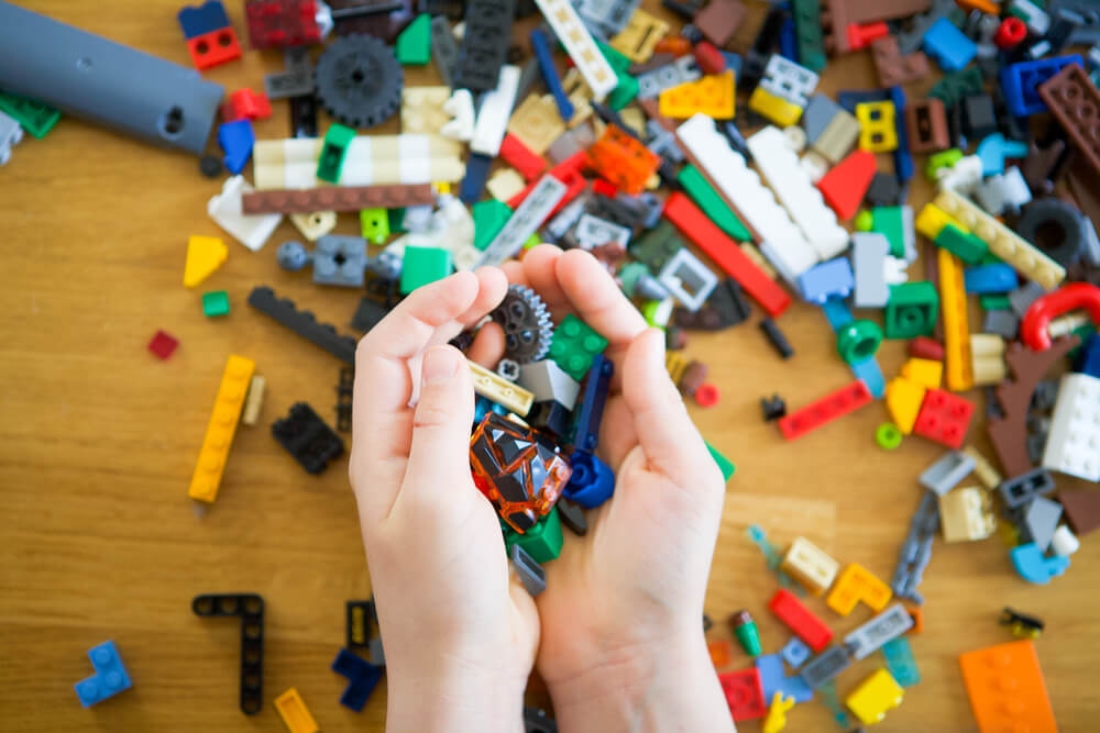 Kā LEGO var palīdzēt bērna attīstībai?