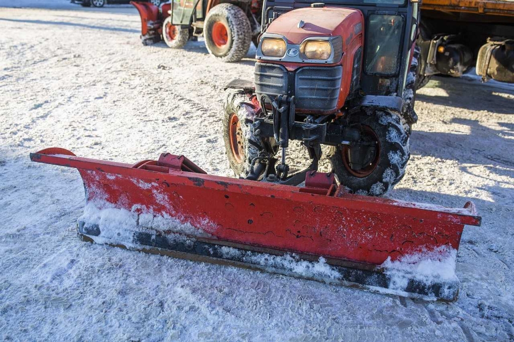 Šoziem Jelgavā privātīpašumiem piegulošās publiskās ietves no sniega tīrīs pašvaldība